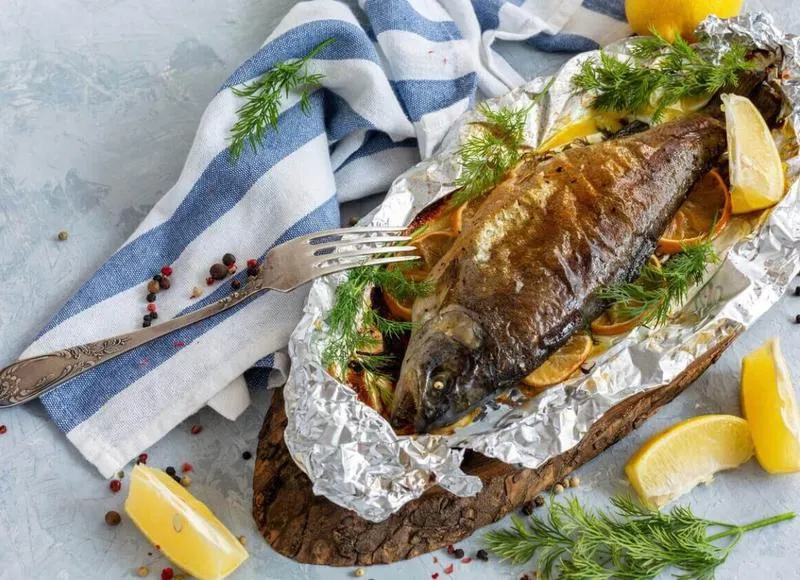 Idealny czas pieczenia pstrąga w folii aluminiowej – sprawdź, jak to zrobić!