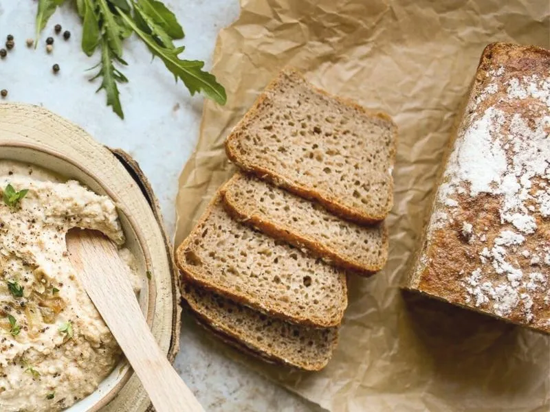 Jak z sukcesem upiec pyszny chleb z żytniej mąki?