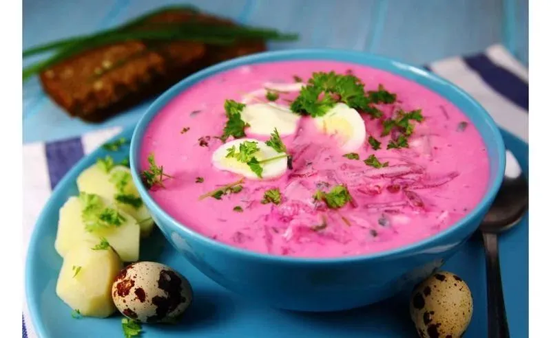 Orzeźwiające przepisy na zupy idealne na upały