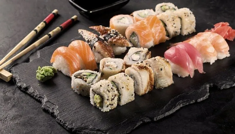 Sushi a karmienie piersią – co powinnaś wiedzieć?