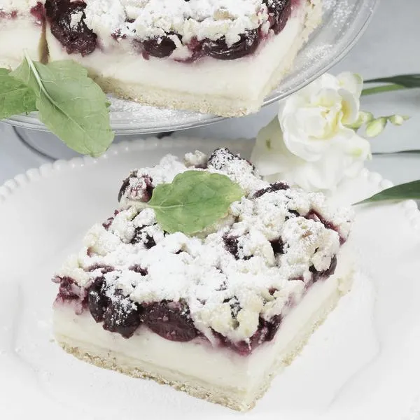 Kruche ciasto ze śliwkami