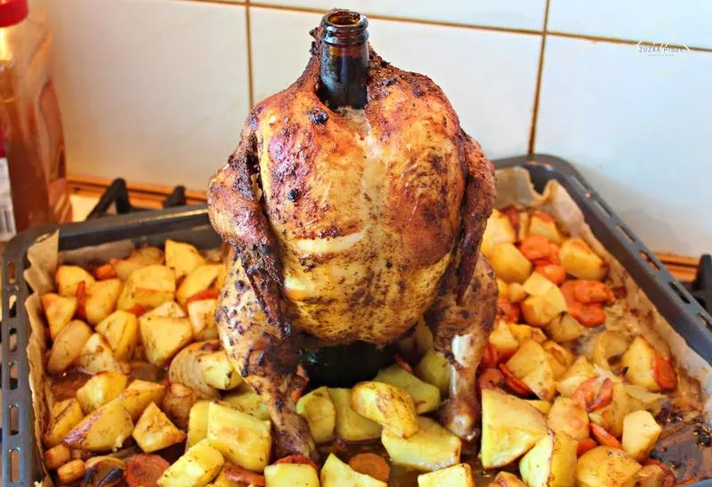 Kurczak pieczony na butelce