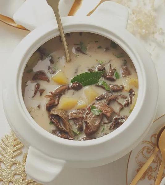 Zupa grzybowa z makaronem